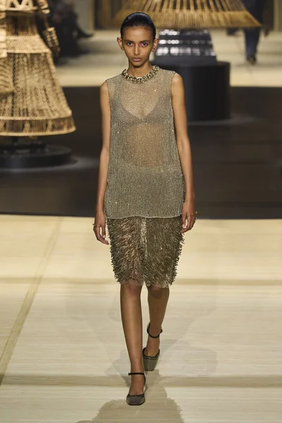 Look 60
